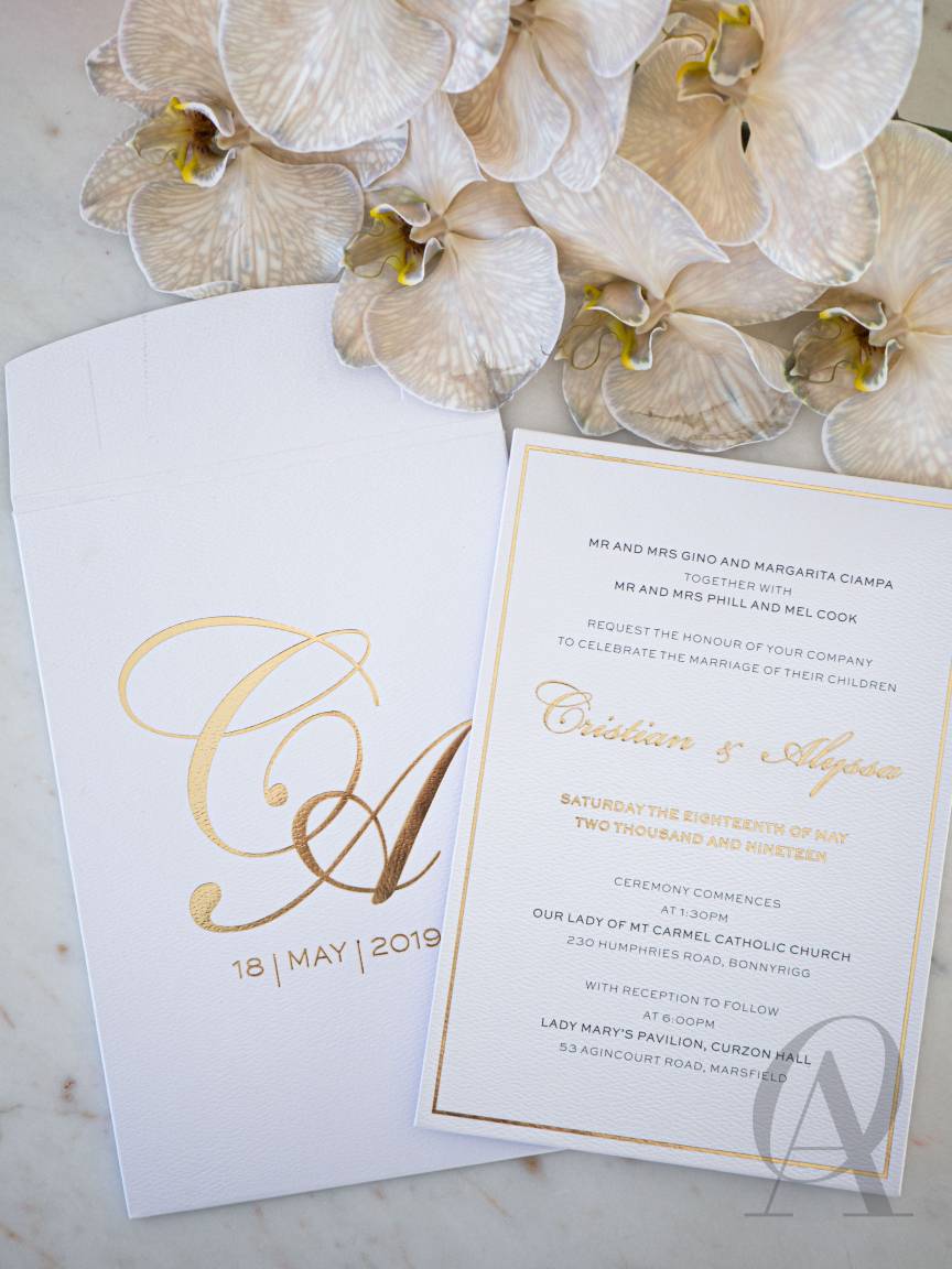 white-gold-foil-elegant-wedding-invitation-ac01-min